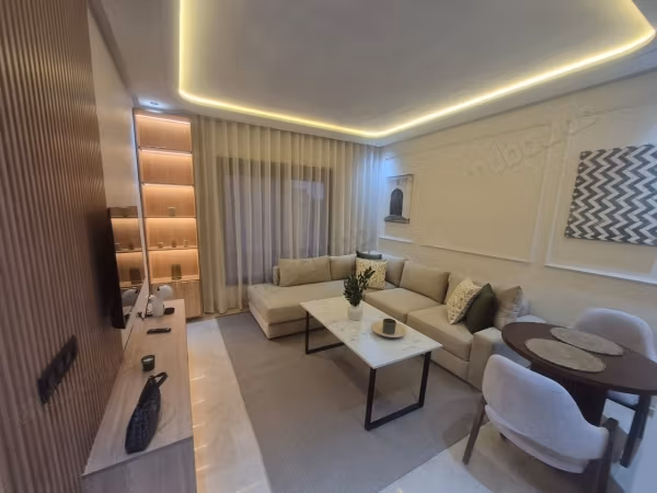 Piso en alquiler en Franceville. 1 bonita habitación. Servicio de conserjería, aire condicionado