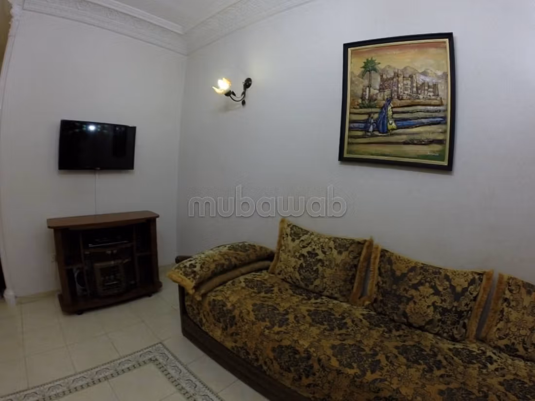 Very nice apartment for rent in Oulfa. Dimension 58 m². Traditional Moroccan living room