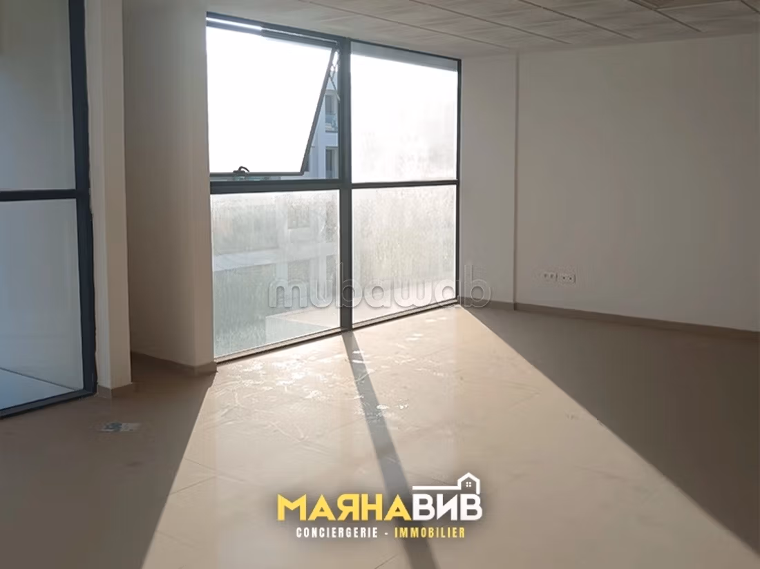 Offices for rent in Founti. Dimension 73 m². Security