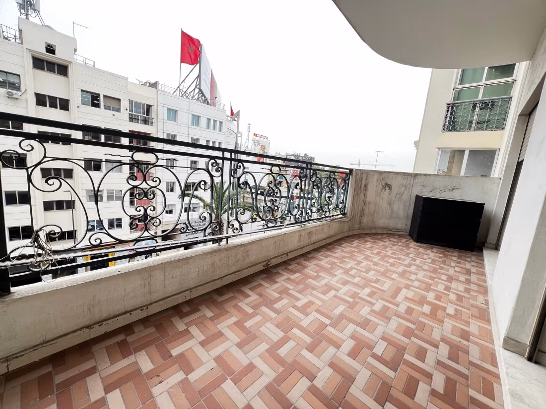 À louer grande appartement 3 CH à Ghandi