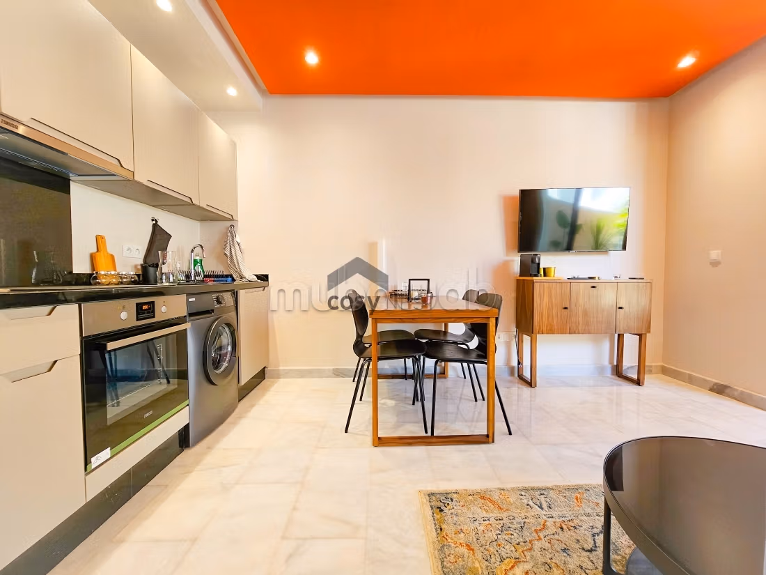 Studio duplex plein sud – Confort et luminosité