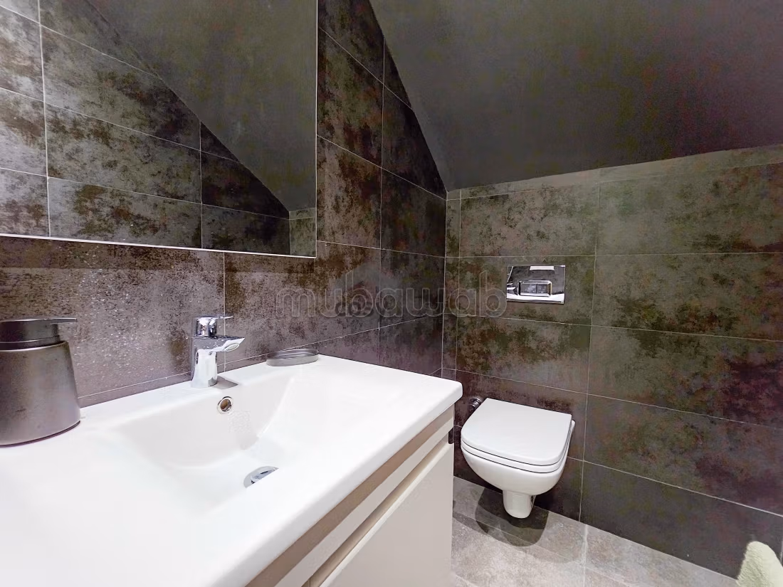 Studio duplex plein sud – Confort et luminosité