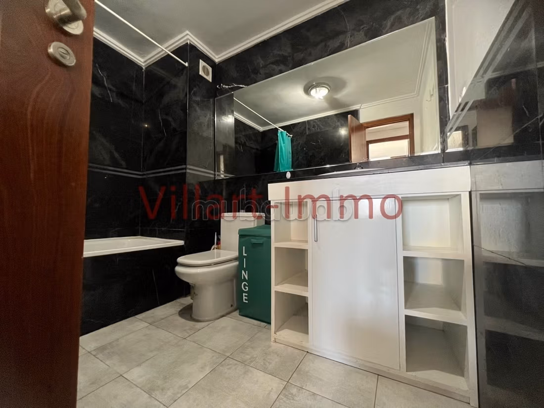 Appartamento in centro città, terrazza, piscina, vista mare