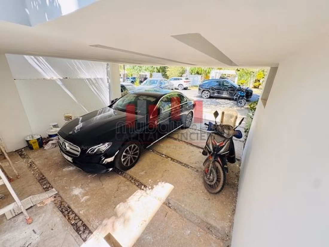 Casa de lujo en alquiler en Bouskoura Ville. Área total 800 m². Chimenea funcional, piscina grande