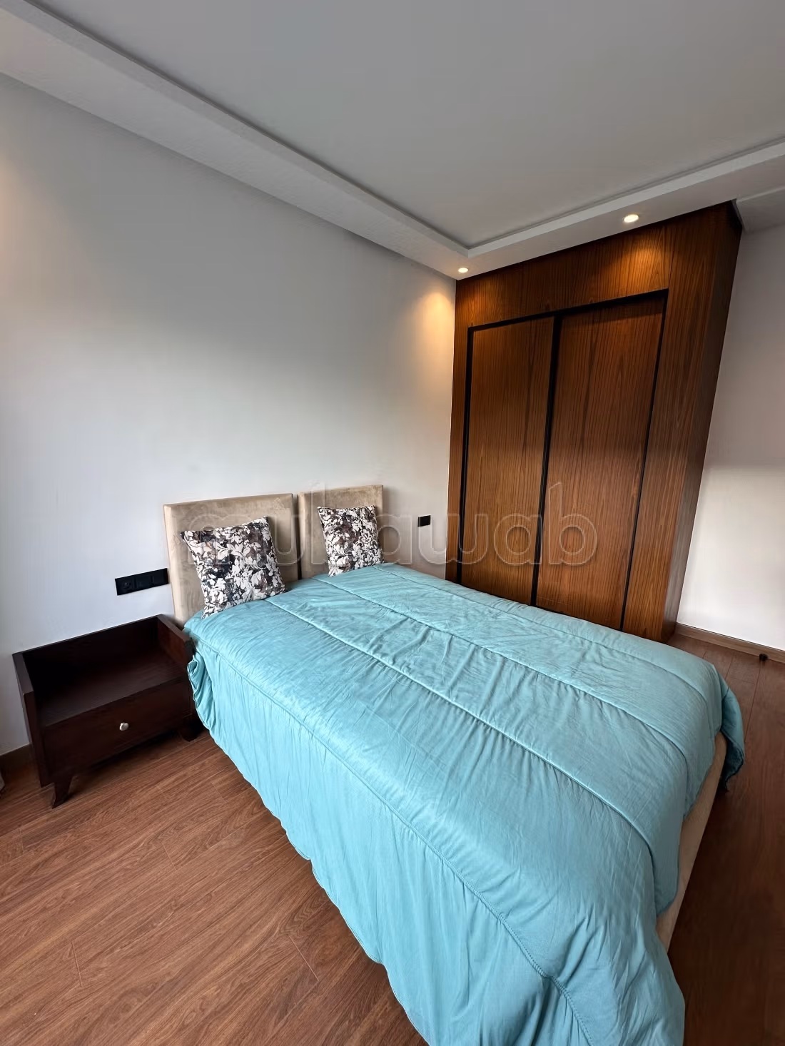 Superbe studio moderne avec balcon