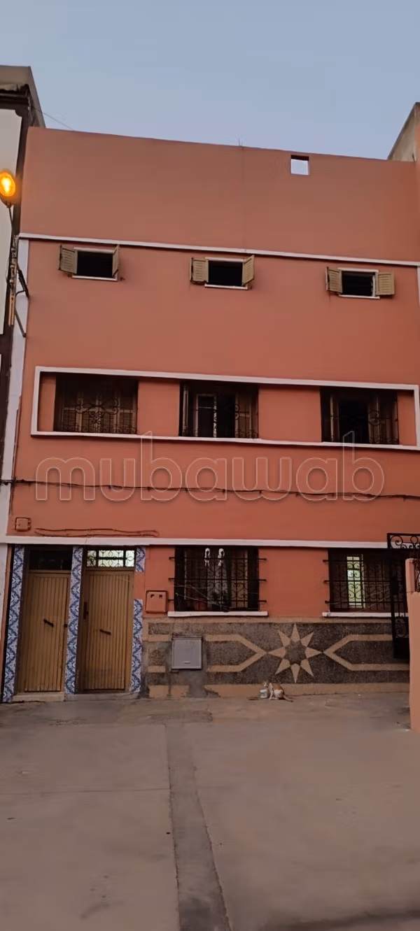Maravilloso riad en venta en Jnane Colonne 1 et 2. Pequeña superficie 150 m². Hermosa vista al mar