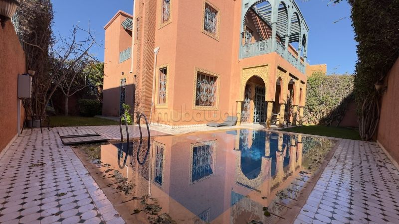 Villa jumelée orientée sud est, idéalement située à deux pas de Targa 
et proche de toutes commodités