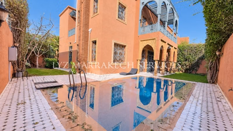 Esplendida villa en venta en Hay Targa. 5 hermosas habitaciones. Aire condicionado y piscina