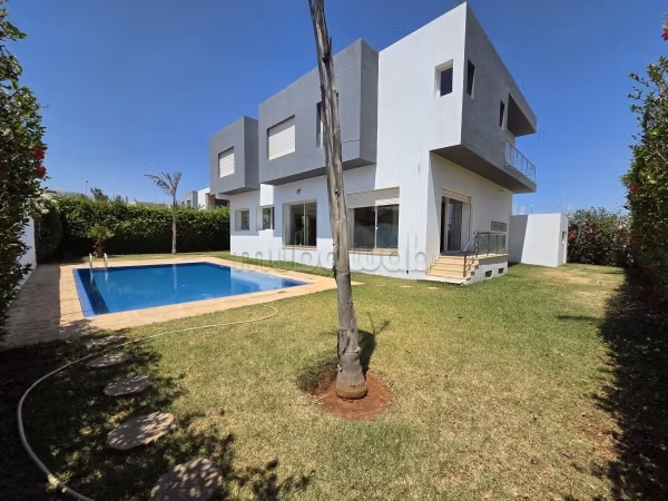 Villa neuve jamais habitée à vendre bouskoura ville