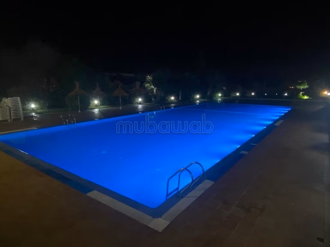 Bellissimo appartamento in affitto. 1 locale. Giardino, terrazzo