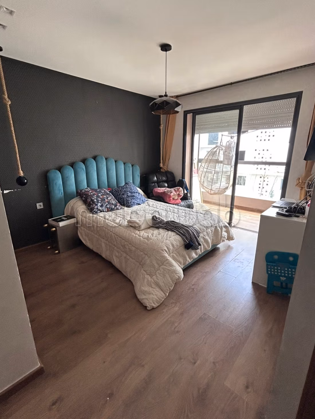 Bel appartement en location à Victoria. 2 chambres agréables. Prestation de conciergerie, air conditionné — 3