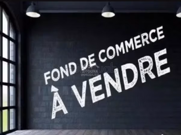 Bel locale commerciale in vendita a Cité Caravelles. Superficie di 240 m²