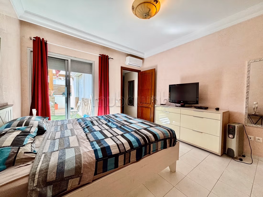 Appartement 2 chambre à louer à Bourgogne Ouest.
Superficie 65 m².
Meublé