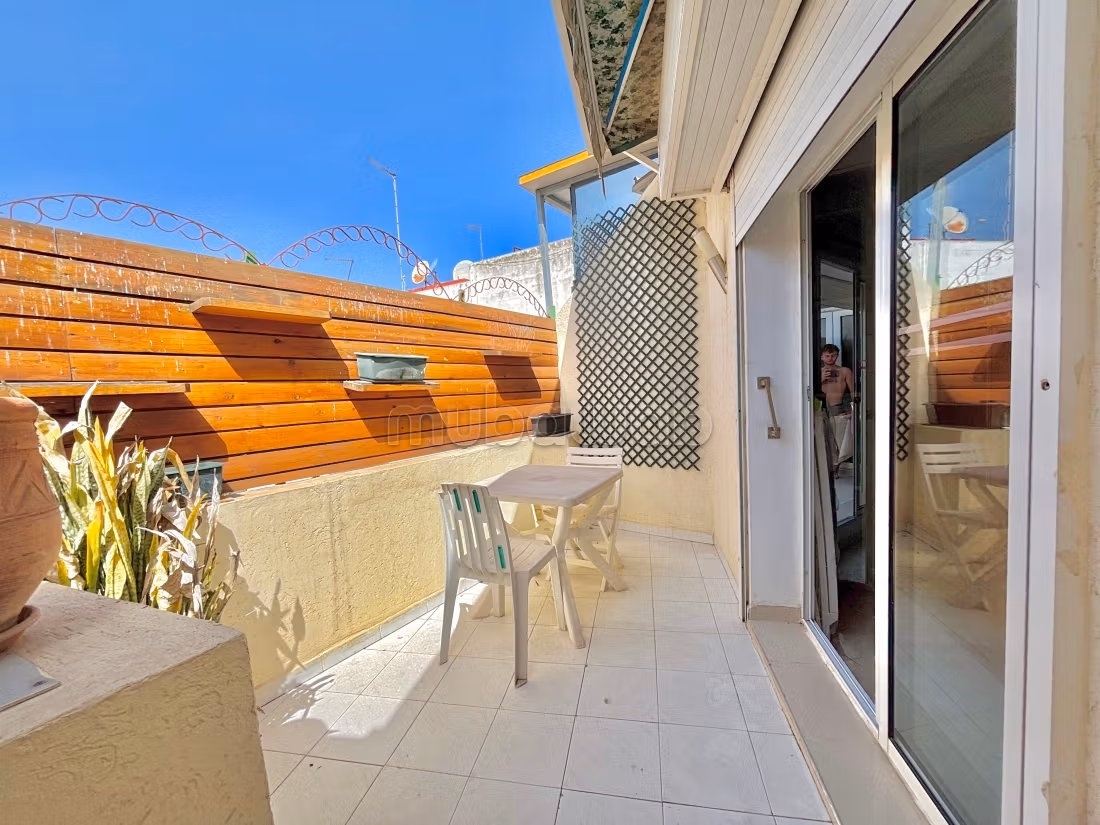 Appartement 2 chambre à louer à Bourgogne Ouest.
Superficie 65 m².
Meublé — 5