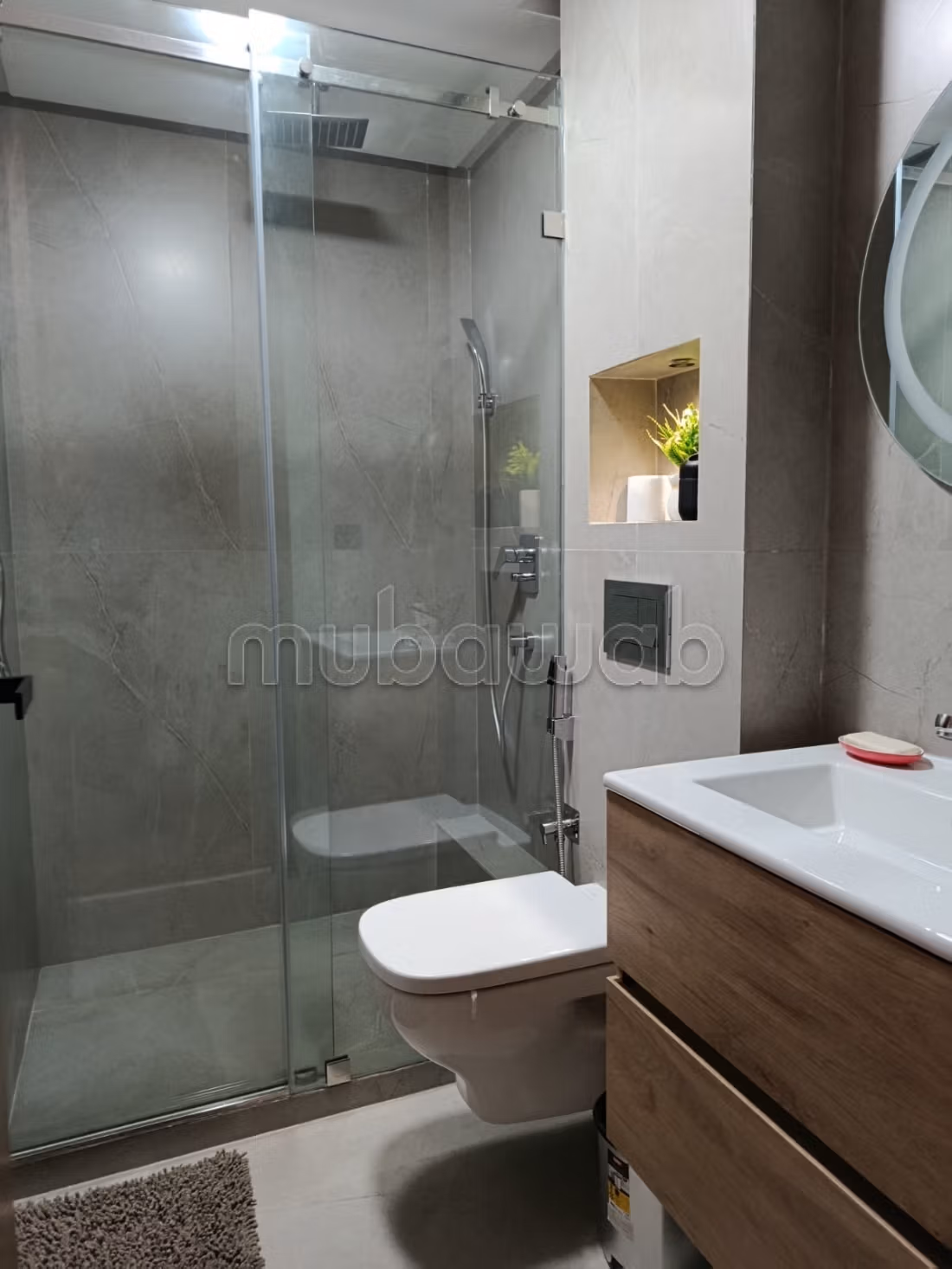 Apartment for rent in Bourgogne Est. Surface area 103 m². Cellar
