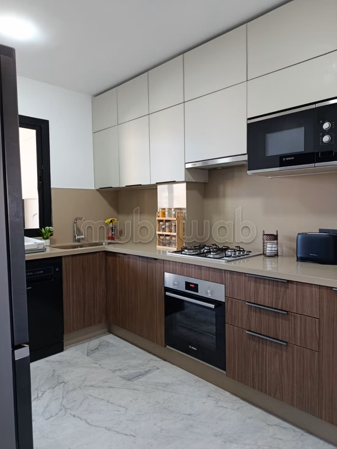 Apartment for rent in Bourgogne Est. Surface area 103 m². Cellar