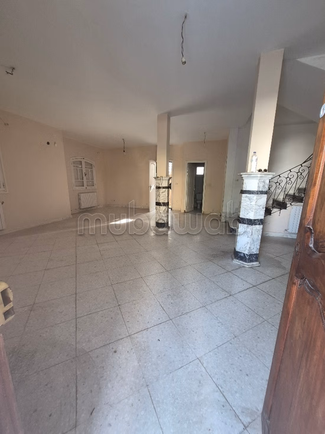 À vendre: Villa spacieuse avec studio