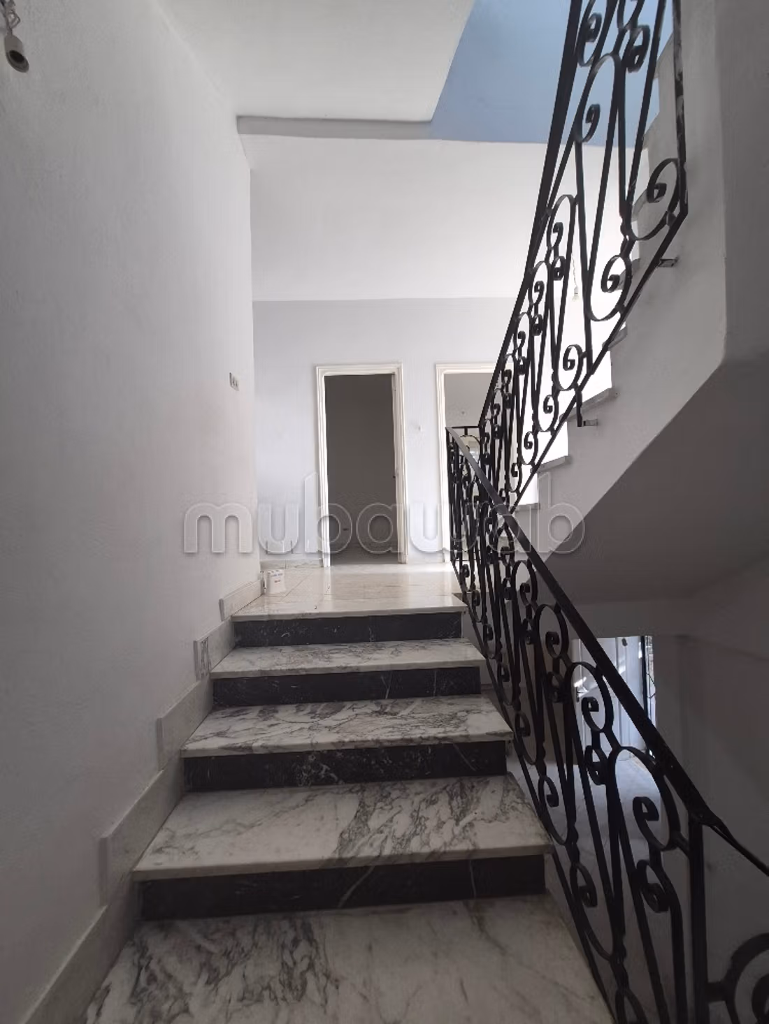 À vendre: Villa spacieuse avec studio