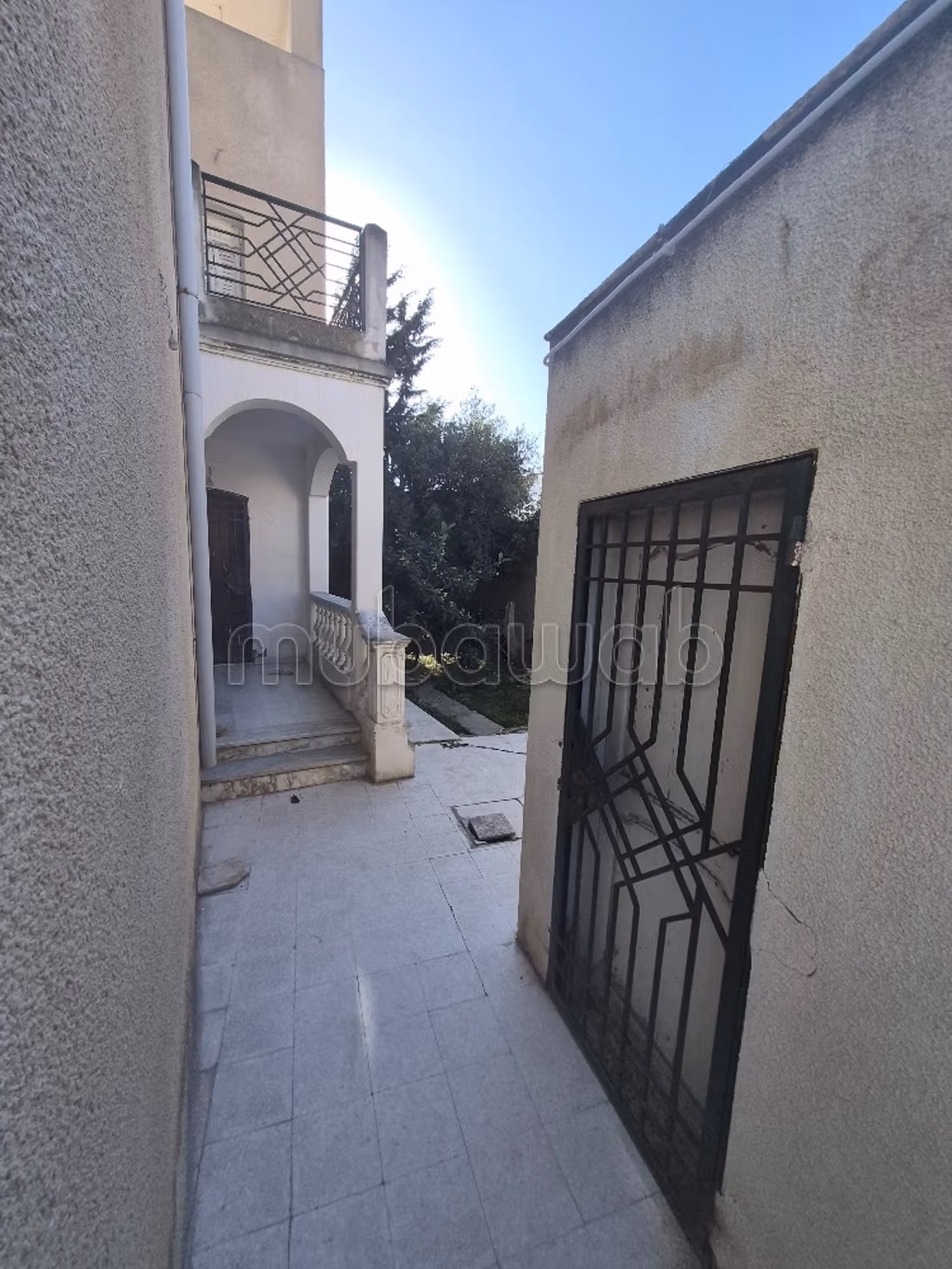 À vendre: Villa spacieuse avec studio