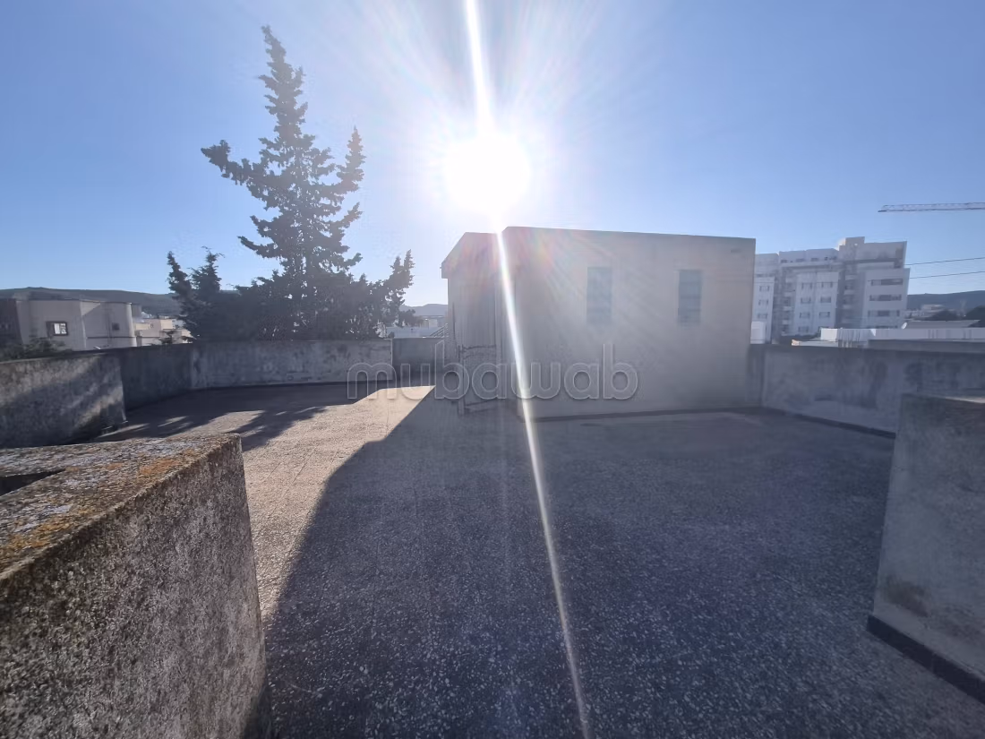 À vendre: Villa spacieuse avec studio