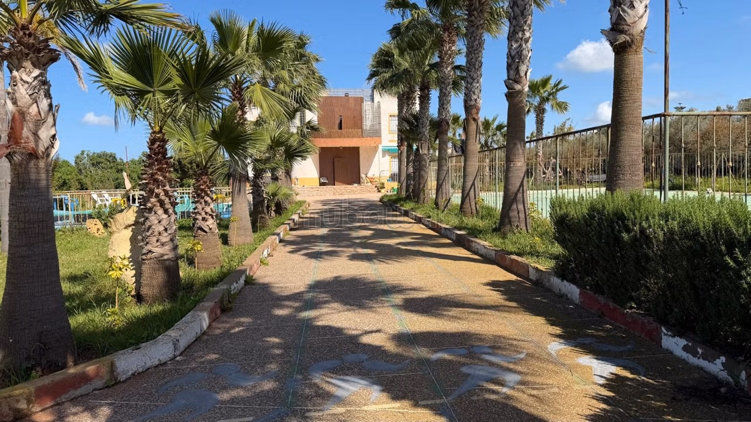 Agradable granja en venta. 4 dormitorios. Sótano
