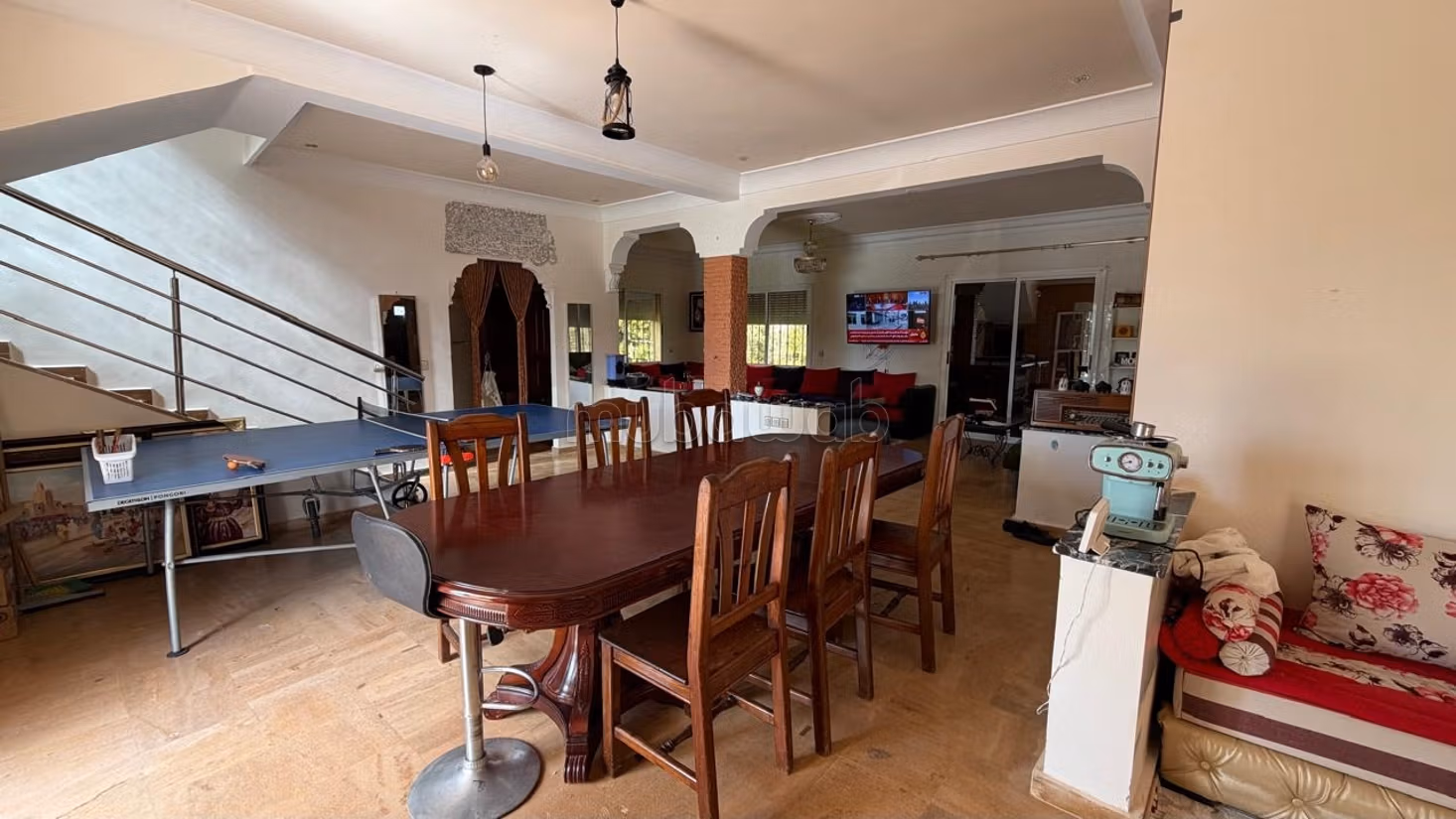 Agradable granja en venta. 4 dormitorios. Sótano