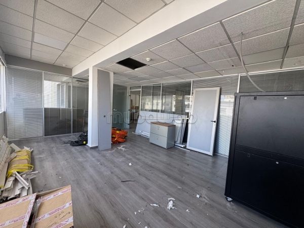 Ufficio da affittare a Racine. Superficie totale 170 m². Condizionatore e servizio di conciergerie