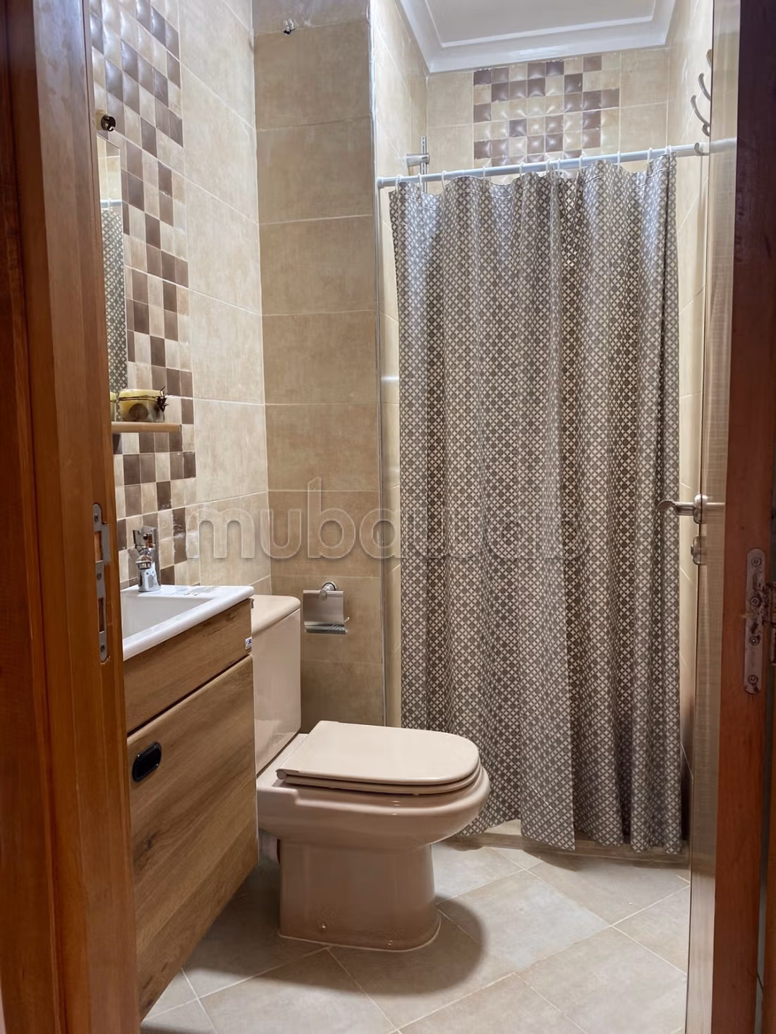 Affitta il tuo appartamento a Monica. Superficie totale 103 m². Arredato