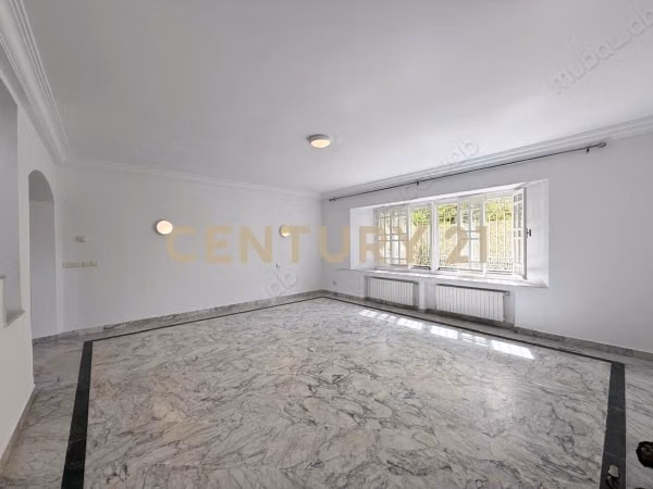 Magnifica villa in vendita a Gammarth Supérieur. Superficie 260 m². Piscina e aria condizionata