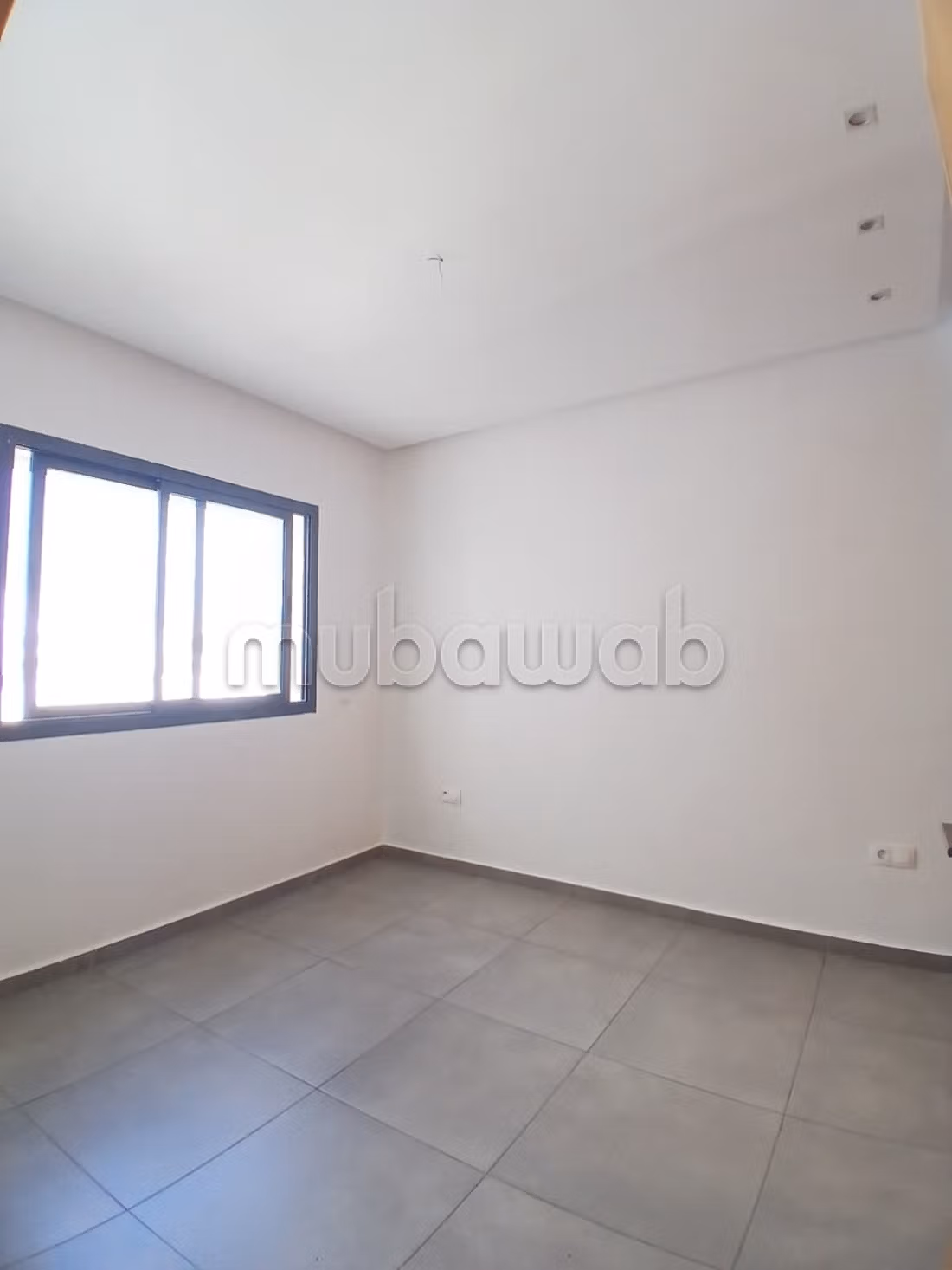 Appartement vide a louer a deux pas de la gare