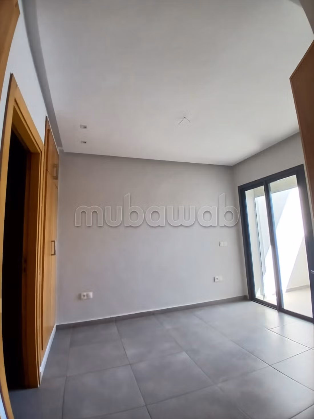 Appartement vide a louer a deux pas de la gare