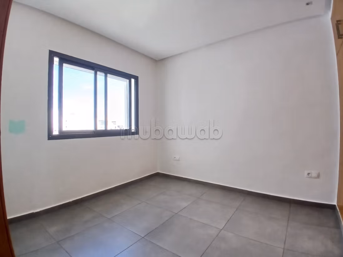 Appartement vide a louer a deux pas de la gare