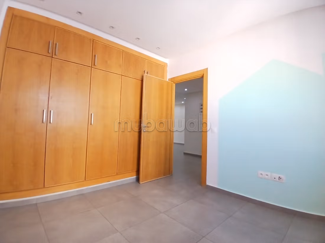 Appartement vide a louer a deux pas de la gare