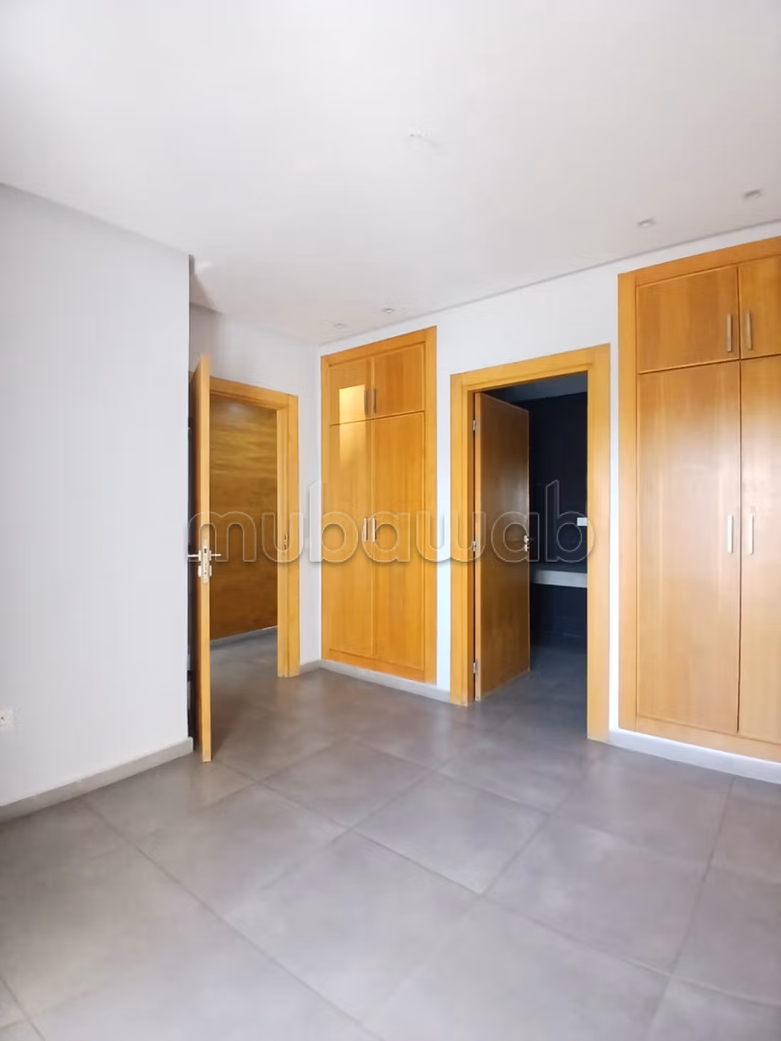 Appartement vide a louer a deux pas de la gare
