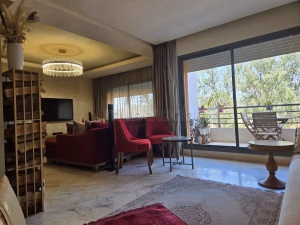 Appartementen te koop. 4 Ruimtes. Open haard en airconditioning