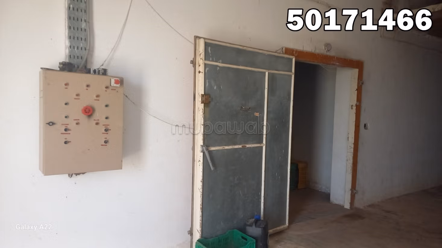 بيع أرض. المساحة الإجمالية 10000 م²