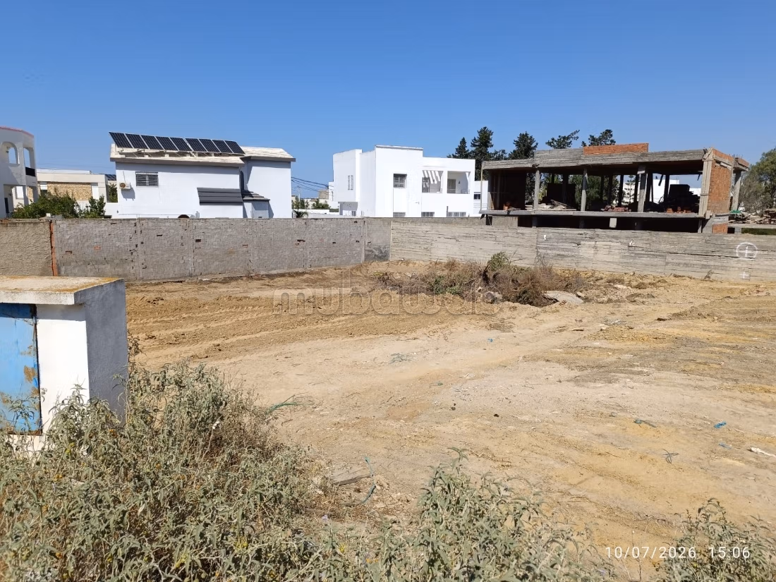 Mini domaine familial à Chotrana 3 – 1 368 m²
