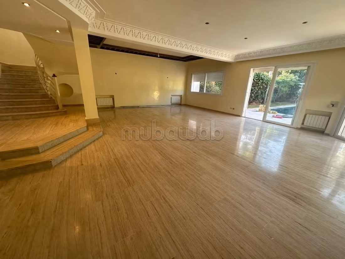 Maison de luxe à louer à Californie. 4 pièces. Belle terrasse et jardin