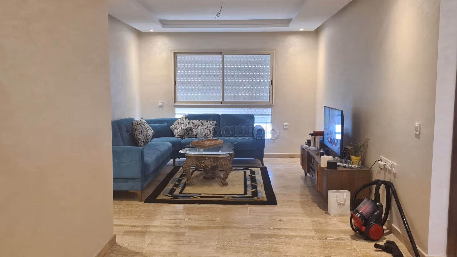 Location d'un appartement à Moujahidine. 
2 chambres agréables. 
Bien meublé