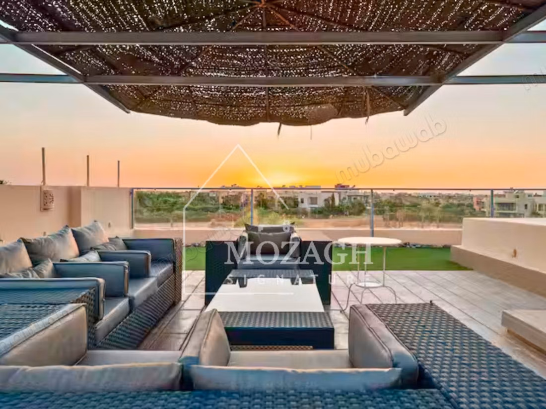 كراء فيلا فاخرة بطريق امزميز. 4 غرف رائعة. مفروشة