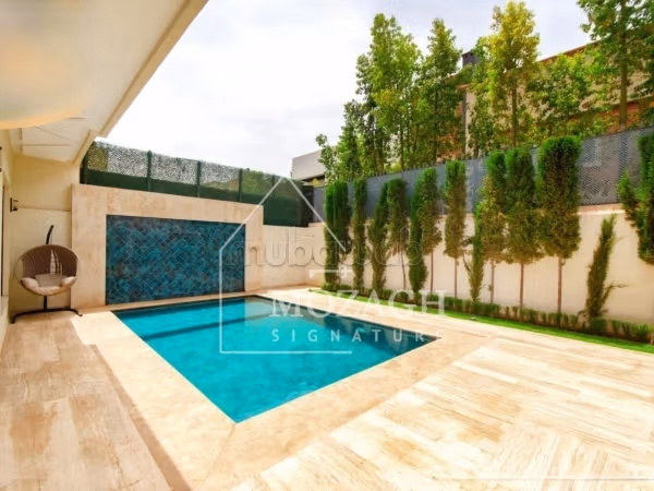 Splendid villa for sale in Hay Targa. 6 rooms. Green areas, Balcony
