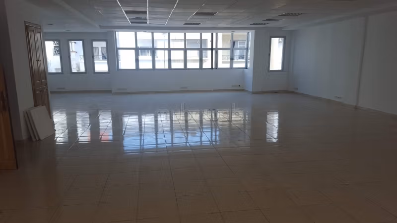 Offices for rent in Agdal. Area 225 m². With garage and lift