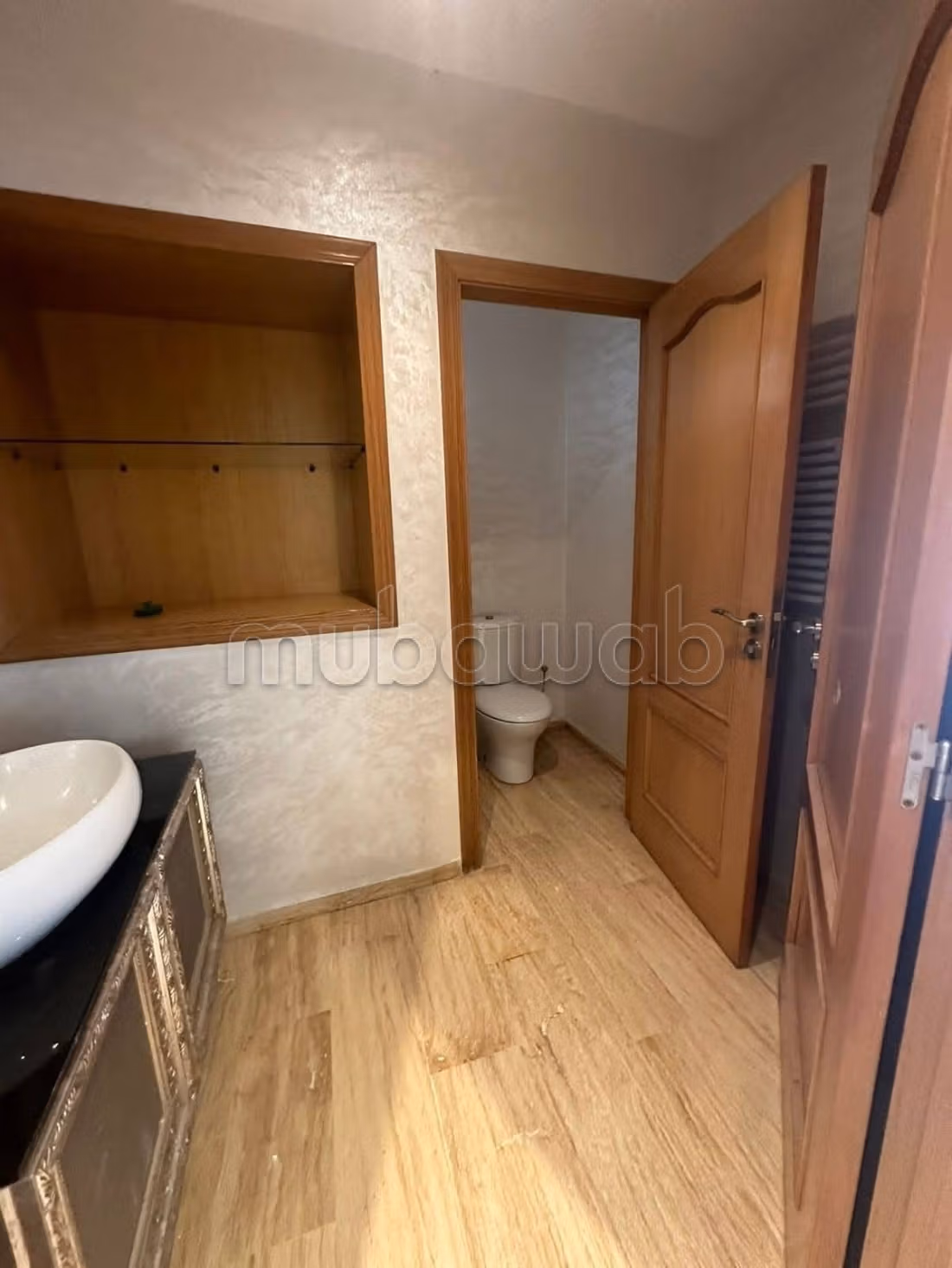 Villa de haut standing à louer à Californie.
Superficie 500 m².
Piscine