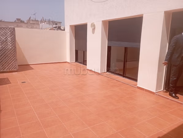 Bellissimo appartamento in affitto a Agdal. 3 camere. Con ascensore e terrazzo