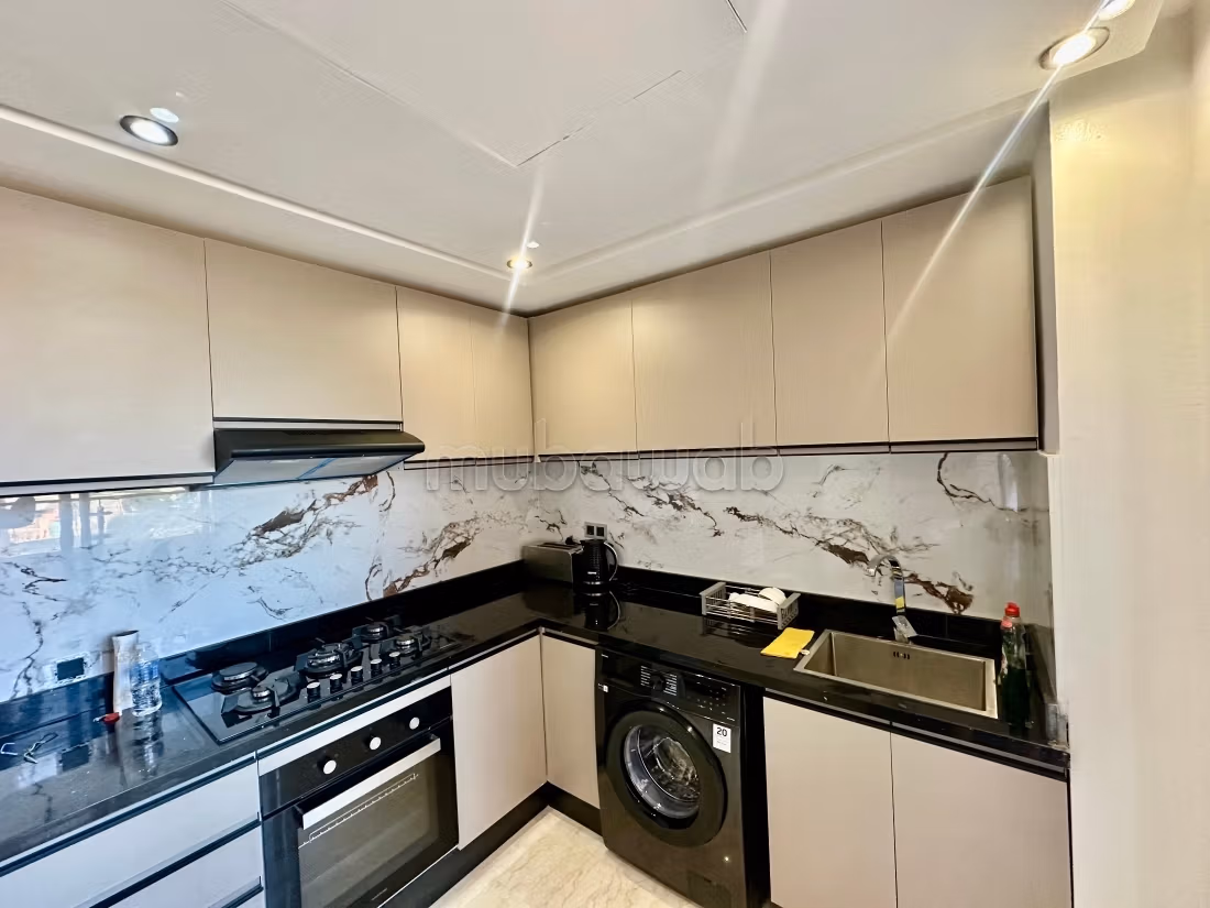 Bellissimo appartamento in affitto a Guéliz. Superficie 68 m². Sistema di sicurezza e antenna parabolica