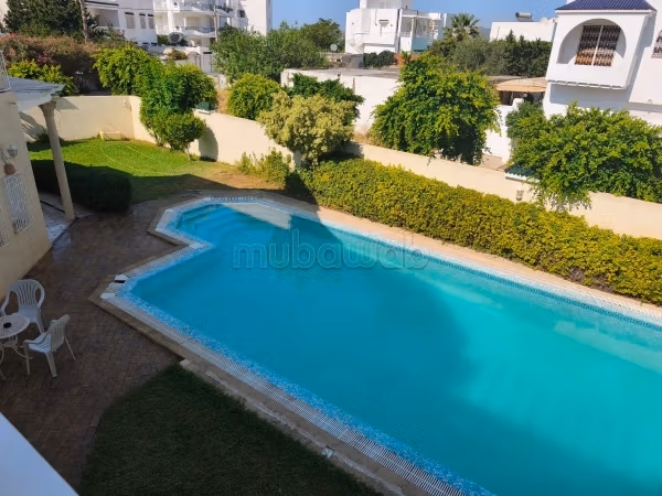 Straordinaria casa di lusso in affitto. Superficie 320 m². Ammobiliato