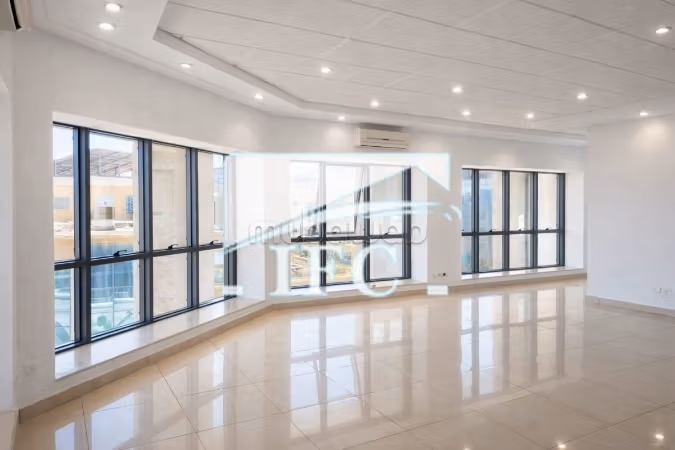 Offices for rent in Les Berges Du Lac 1. Small area 287 m². Lift and parking