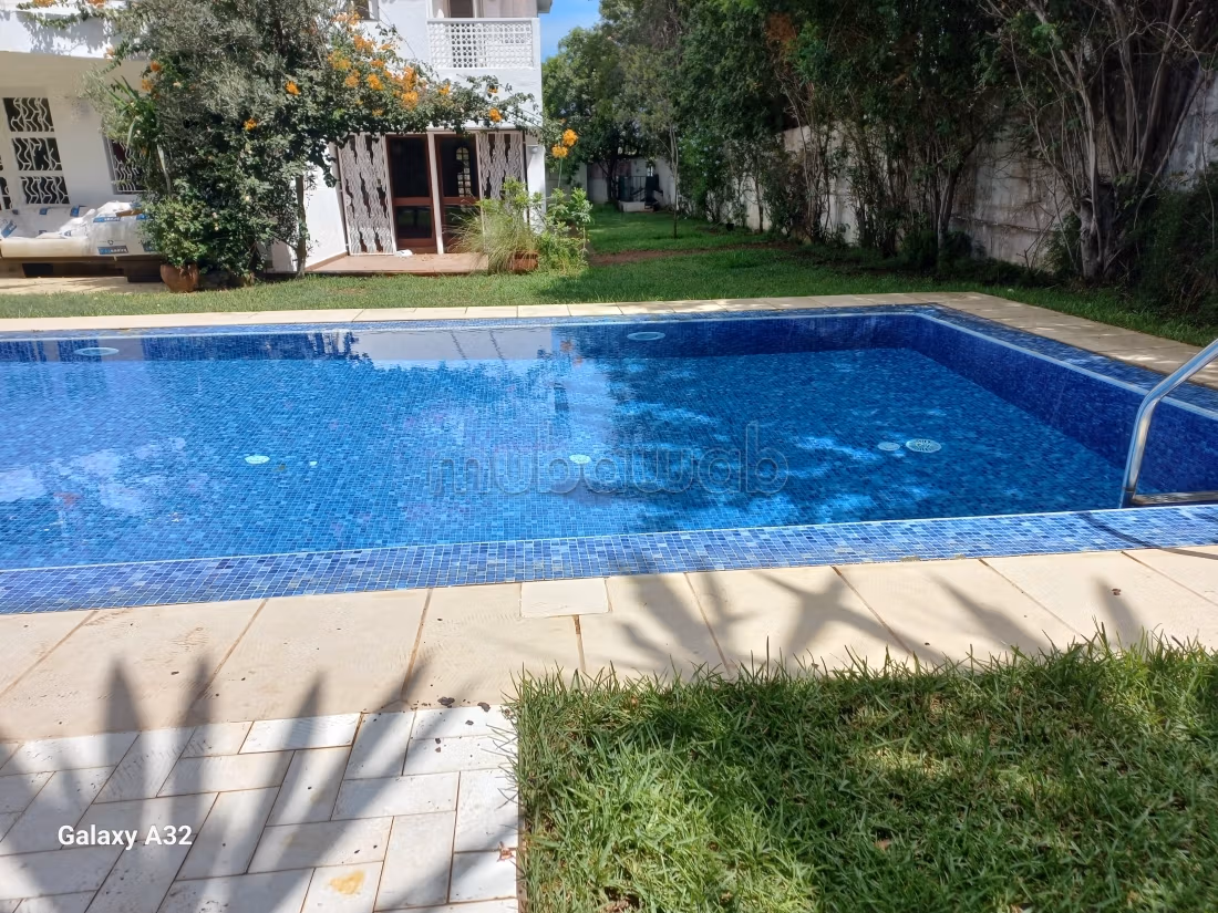 Beautiful villa for rent in El Manar El Hank. 5 rooms. Green areas, Balcony