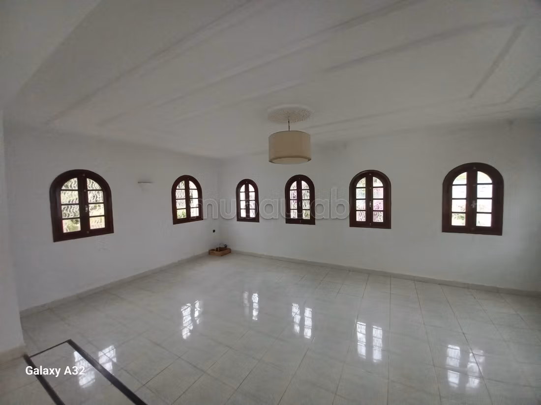 Beautiful villa for rent in El Manar El Hank. 5 rooms. Green areas, Balcony