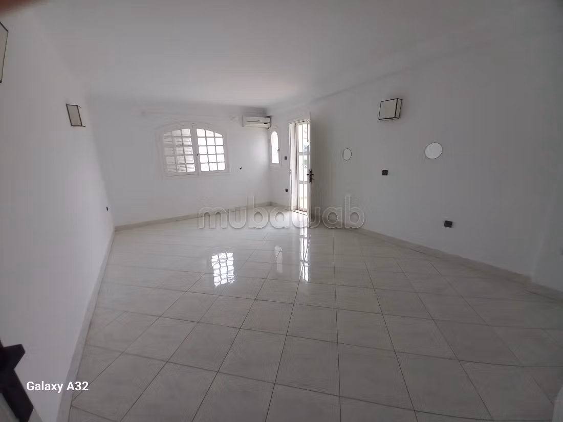 Beautiful villa for rent in El Manar El Hank. 5 rooms. Green areas, Balcony